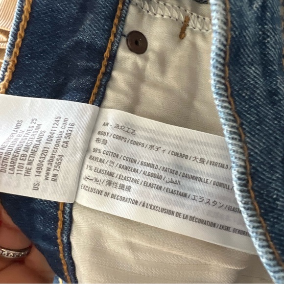 Abercrombie & Fitch High Rise Mom Short Sz 28/6 - Picture 2 of 6